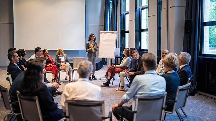 人力资源公司yl23411永利国际认为中国制造业企业出海应从人才培养与人才开展双驱动模型管理国际化人才